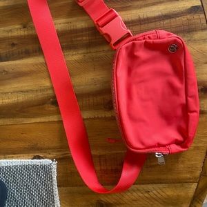 Lululemon Everywhere Belt Bag